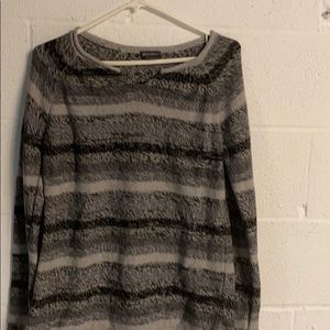 Eddie Bauer varigated greys knit sweater in Lg.VGC